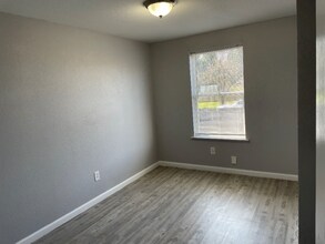 403 SW William Ave in Chehalis, WA - Building Photo - Building Photo