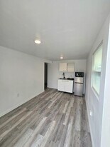 2289 Dallas St in Port Charlotte, FL - Building Photo