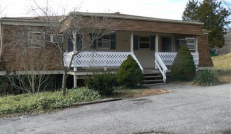 1006 E Main St in Marthasville, MO - Foto de edificio