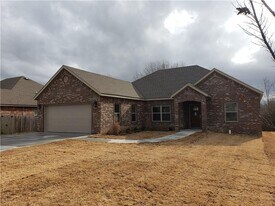 1489 Bridgeboro Ave in Springdale, AR - Building Photo