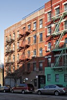 103 E 102nd St in New York, NY - Building Photo