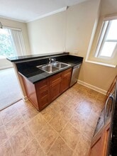 3050 Via Alicante Via in La Jolla, CA - Building Photo - Building Photo