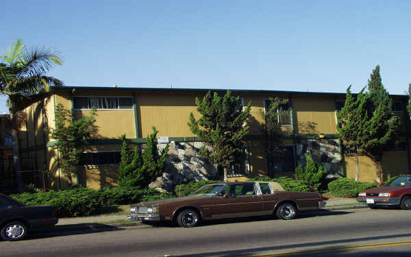 116 Palm Ave in National City, CA - Foto de edificio - Building Photo