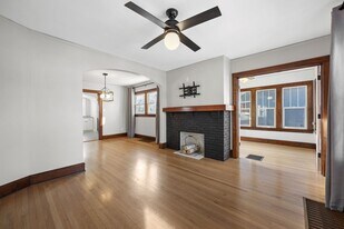 2339 C Ave NE in Cedar Rapids, IA - Building Photo