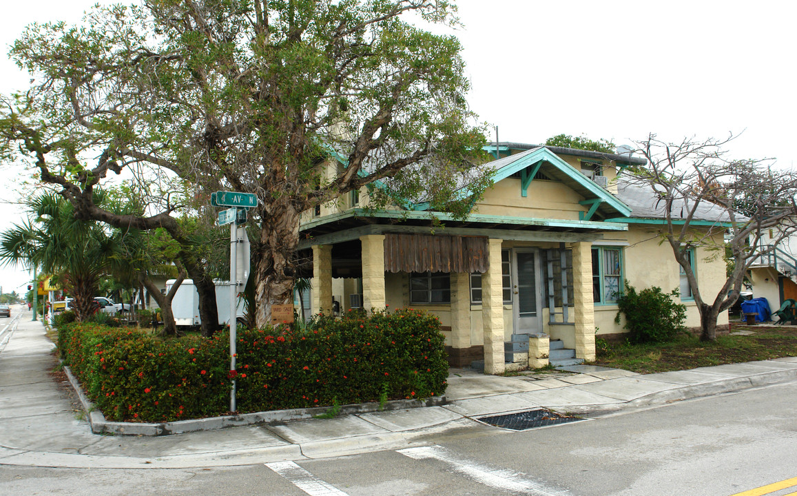 402 N Federal Hwy in Lake Worth, FL - Foto de edificio