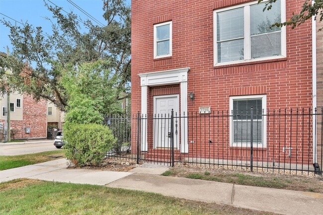 1725 Tuam St in Houston, TX - Building Photo - Building Photo