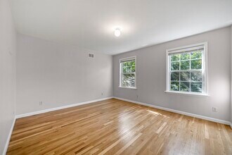 3 Montrose Ave in Jersey City, NJ - Building Photo - Building Photo