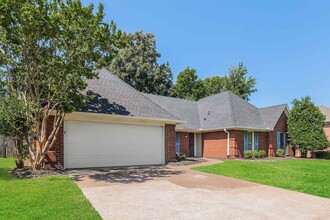 8859 Raspberry Ln in Memphis, TN - Building Photo - Building Photo