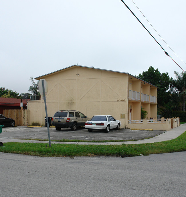 10992 SW 4th St in Miami, FL - Building Photo - Building Photo