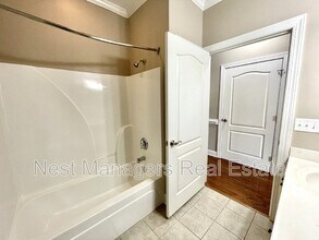 1922 Harcourt Cir in Fayetteville, NC - Building Photo - Building Photo