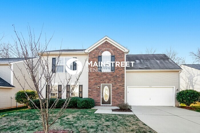 9022 Arbor Creek Dr in Charlotte, NC - Building Photo