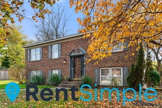 12035 Stuart Ridge Dr in Herndon, VA - Building Photo - Building Photo