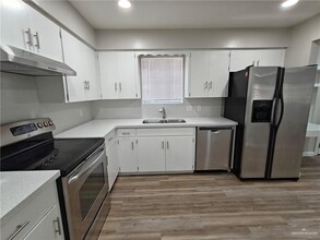 216 N 40th St in McAllen, TX - Building Photo - Building Photo