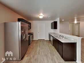 2923 Russell Rd in Chickasha, OK - Foto de edificio - Building Photo