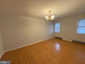 50 US-130 in Trenton, NJ - Foto de edificio - Building Photo