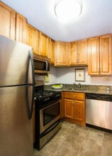 2030 N Adams St in Arlington, VA - Foto de edificio - Building Photo