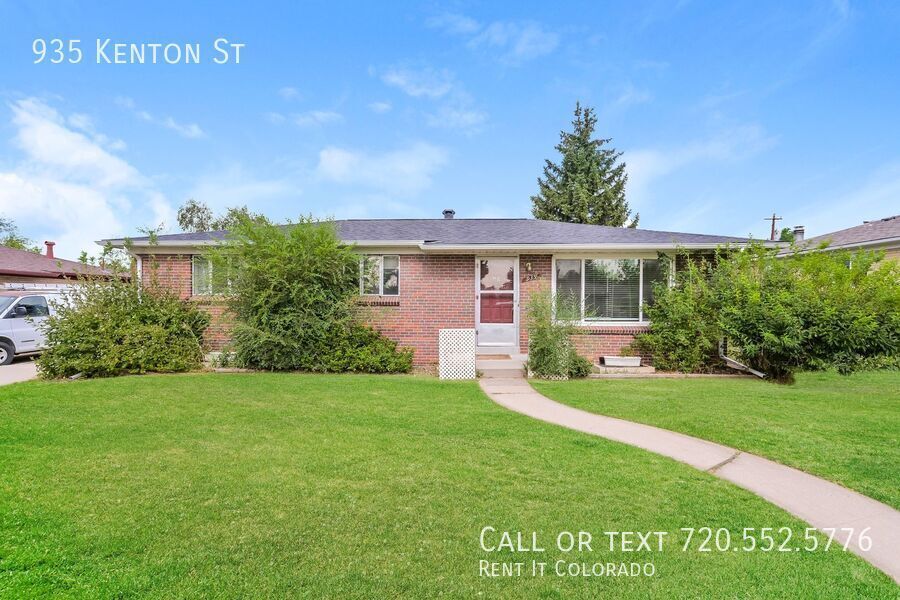 935 Kenton St in Aurora, CO - Building Photo