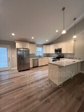 355 W Outer Dr in Oak Ridge, TN - Building Photo - Building Photo