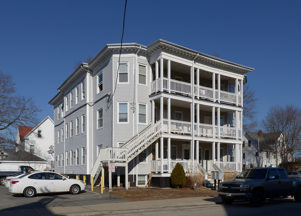 11 John St in Attleboro, MA - Foto de edificio