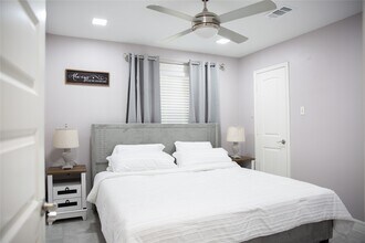 12218 Hillcroft St in Houston, TX - Building Photo - Building Photo