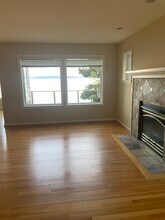 7117 Beach Dr SW in Seattle, WA - Building Photo - Building Photo