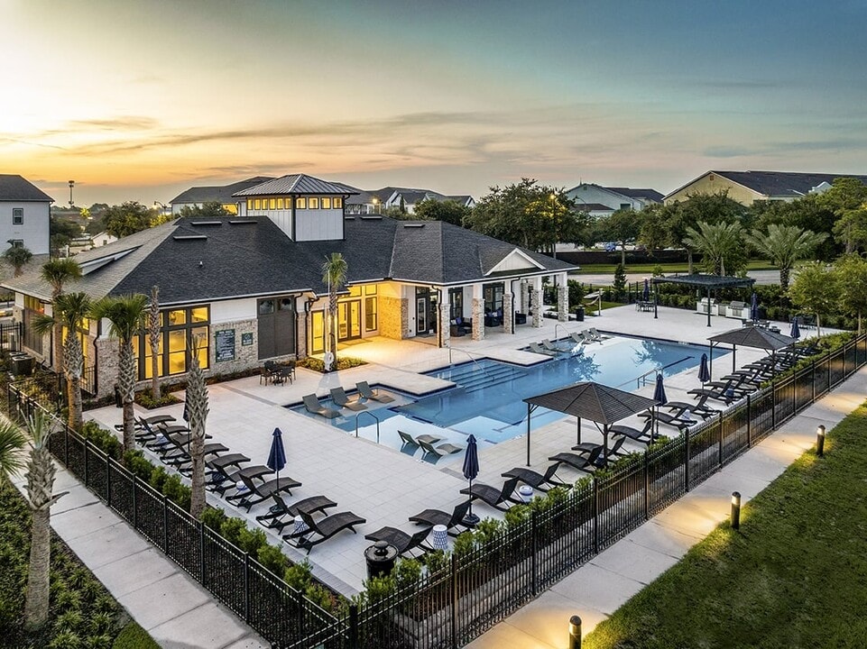 The Clarke at Kendall Town Apartments in Jacksonville, FL - Building Photo