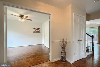 19300 Dunbridge Way in Gaithersburg, MD - Building Photo - Building Photo