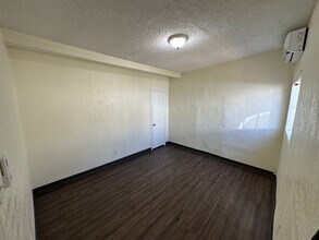 905 Gateway S Blvd in El Paso, TX - Building Photo - Building Photo