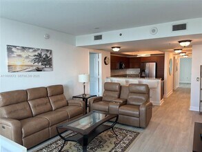 2681 N Flamingo Rd in Plantation, FL - Foto de edificio - Building Photo