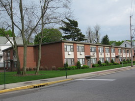 72-76 Ireland Pl Apartments