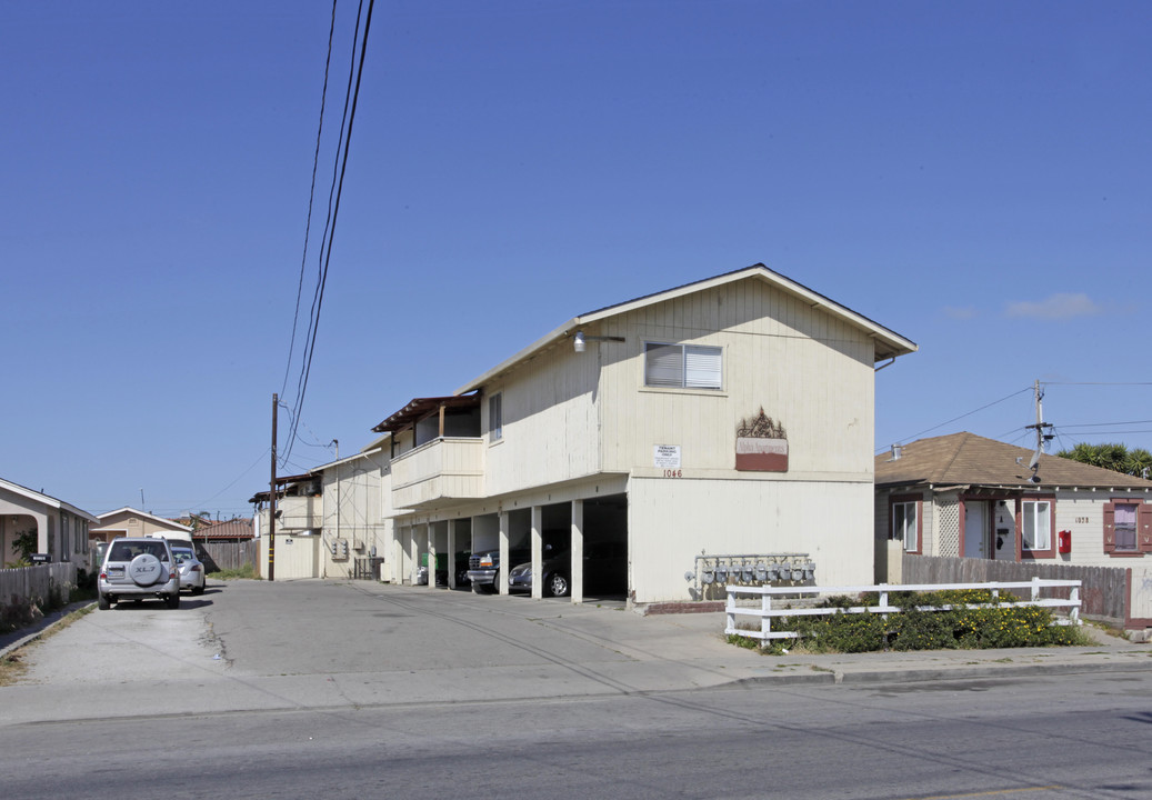 1046 E Laurel Dr in Salinas, CA - Foto de edificio