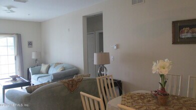 8226 Green Parrot Rd in Jacksonville, FL - Building Photo - Building Photo
