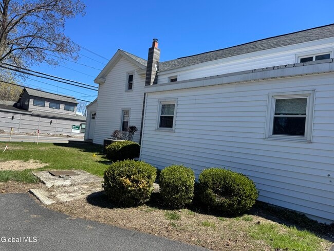 34 Old Rte 146 in Clifton Park, NY - Building Photo - Building Photo