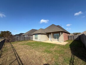 8618 Summer Grove Ave in Baton Rouge, LA - Building Photo - Building Photo
