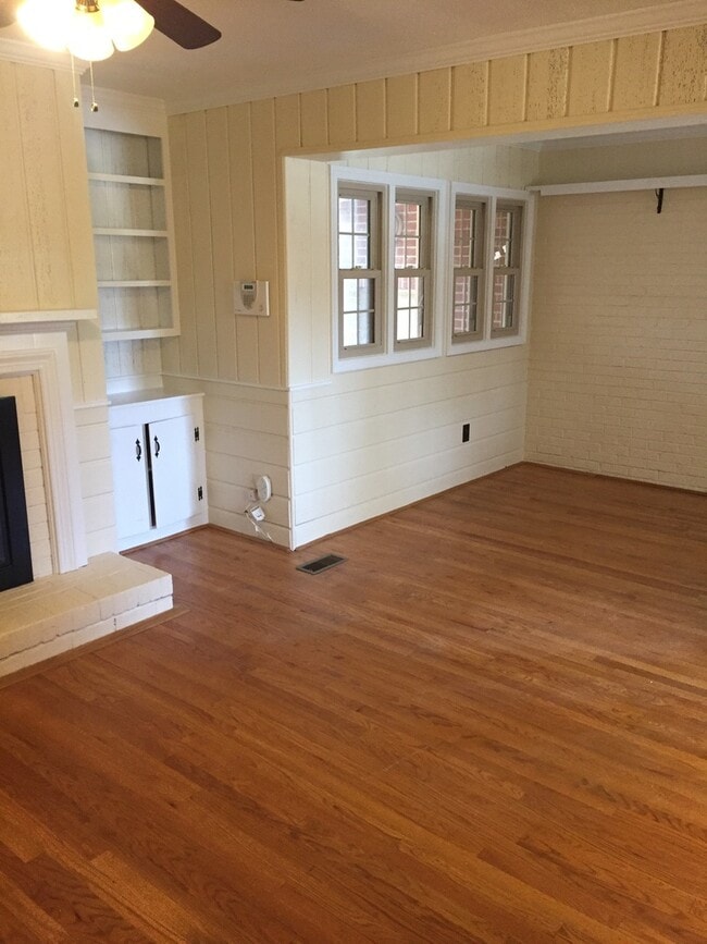 1301 Brookwood Dr in Winston-Salem, NC - Building Photo - Building Photo