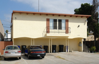 4283 46th St in San Diego, CA - Foto de edificio - Building Photo