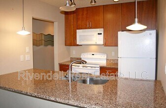 532 Oakwood Dr in Castle Rock, CO - Foto de edificio - Building Photo