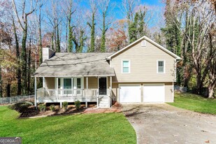 5253 Cherry Hill Ln in Powder Springs, GA - Building Photo