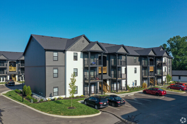 Adams Pointe in Gahanna, OH - Building Photo - Building Photo