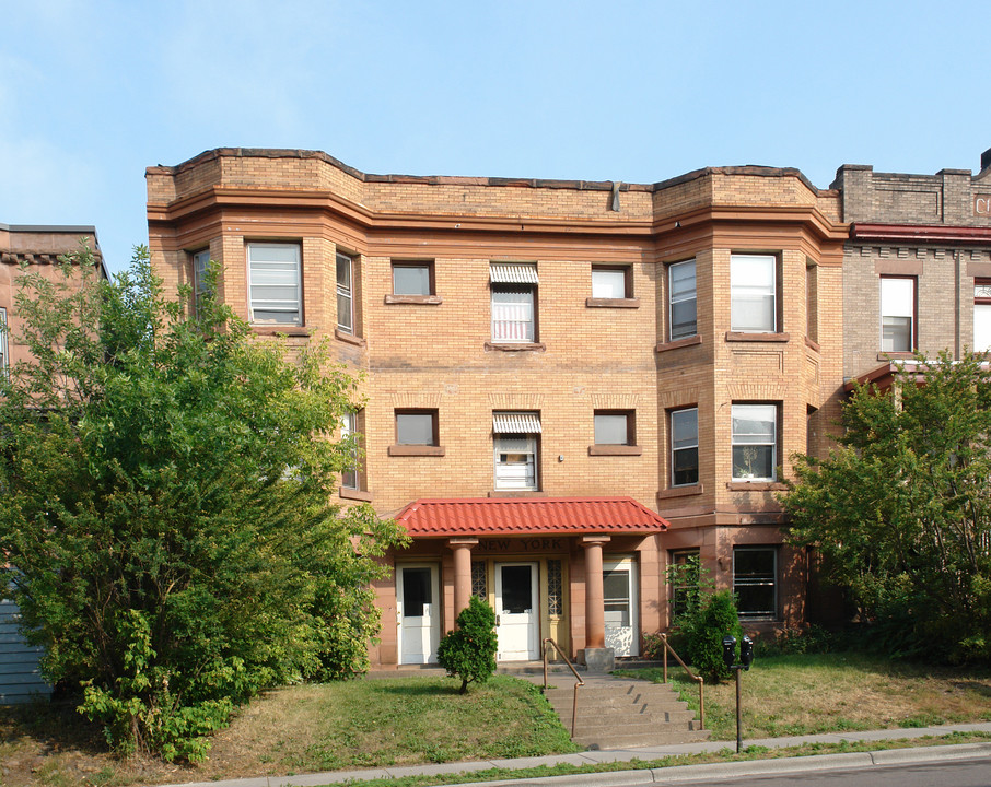 New York Building in Duluth, MN - Building Photo