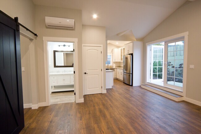 6531 W 84th St in Westchester, CA - Building Photo - Building Photo