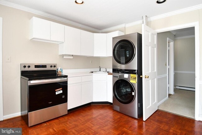 property at 2 E Federal St