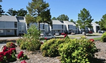 Shadow Oaks in North Little Rock, AR - Building Photo - Building Photo