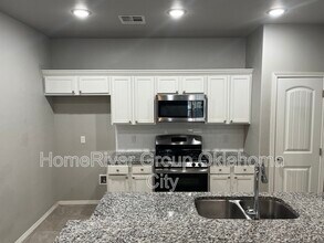 514 N 5th St in Cashion, OK - Building Photo - Building Photo