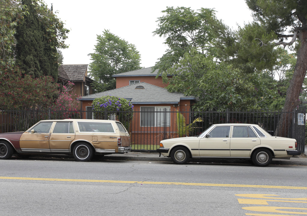 5918 Tujunga Ave in North Hollywood, CA - Building Photo