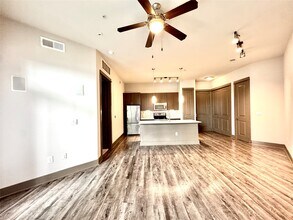 5454 Washington Ave in Houston, TX - Foto de edificio - Building Photo