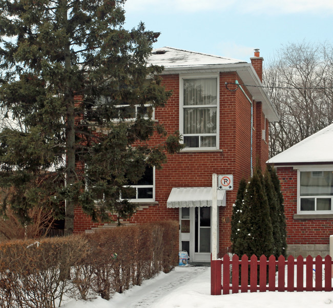 90 Burlington St in Toronto, ON - Building Photo - Primary Photo