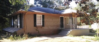 4563 Chamblee Tucker Rd in Tucker, GA - Building Photo