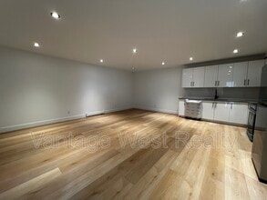 2507 Pinnacle Rdg Dr in West Kelowna, BC - Building Photo - Building Photo
