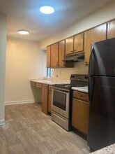 1502 Benjamin Pkwy in Greensboro, NC - Foto de edificio - Building Photo